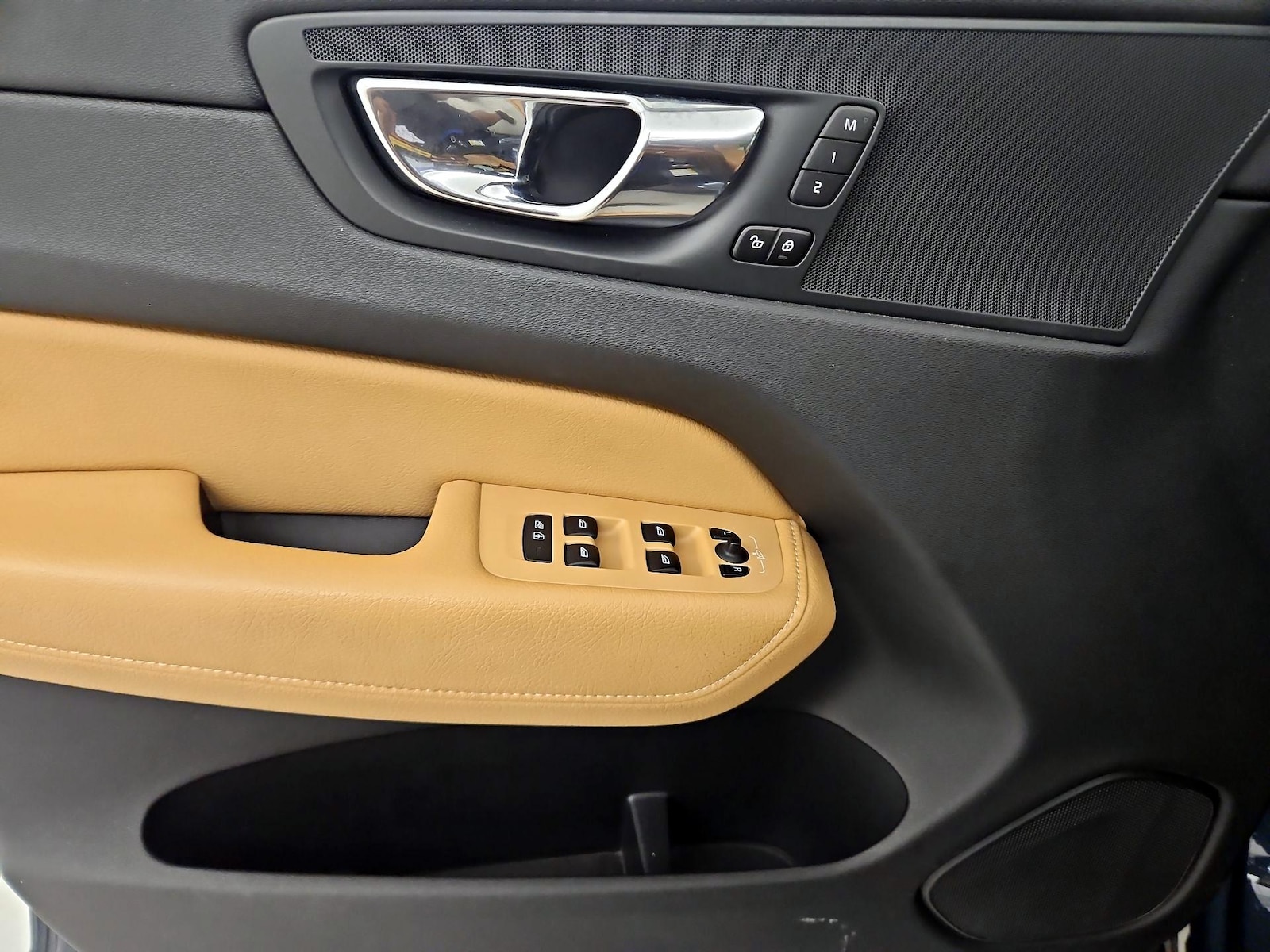 2019 Volvo XC60 Momentum - Photo 13