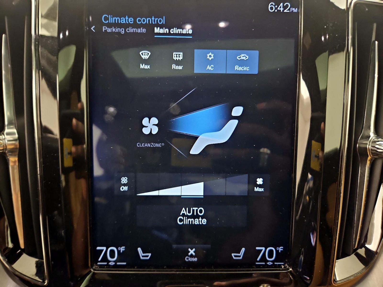 2019 Volvo XC60 Momentum - Photo 17