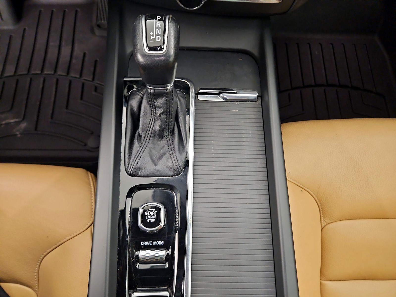 2019 Volvo XC60 Momentum - Photo 18