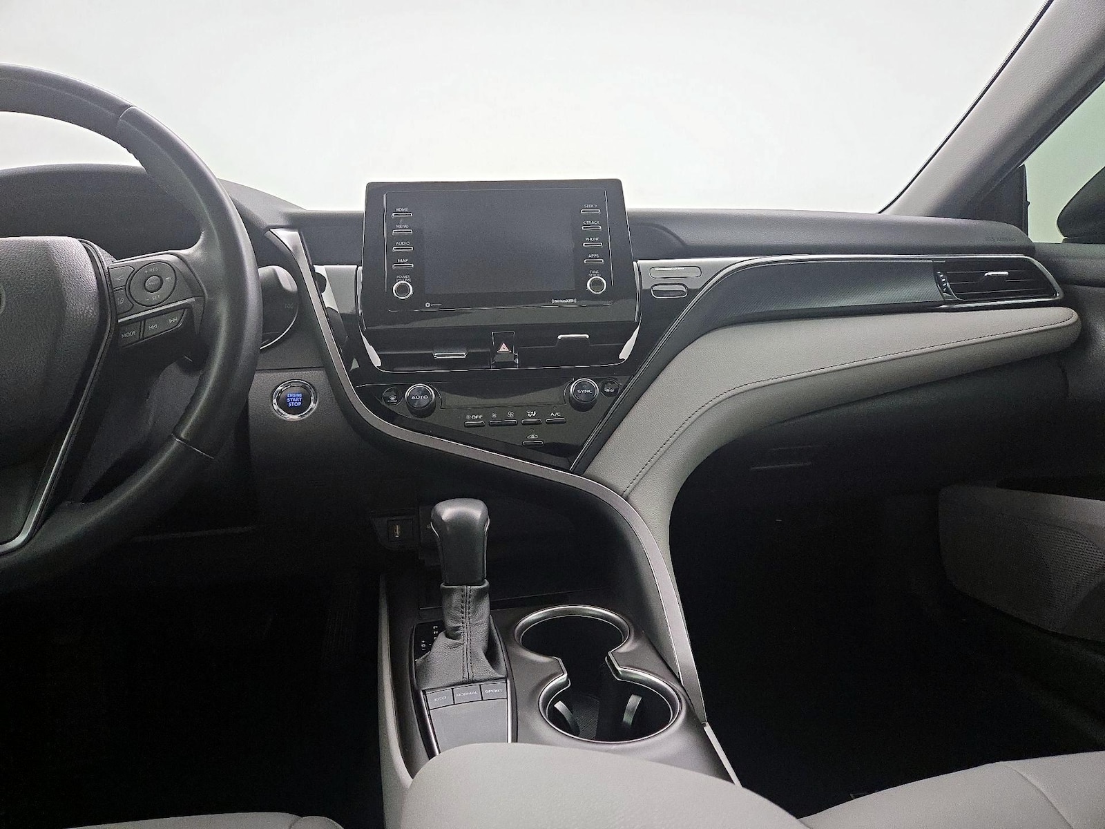 2023 Toyota Camry SE - Photo 10
