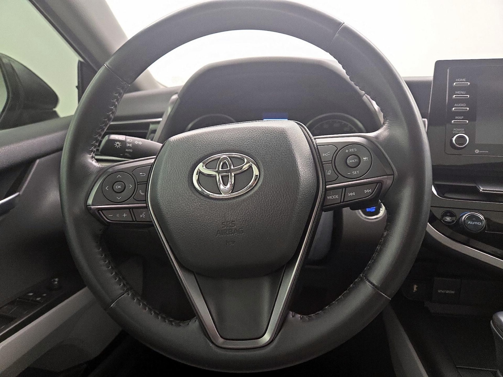 2023 Toyota Camry SE - Photo 11