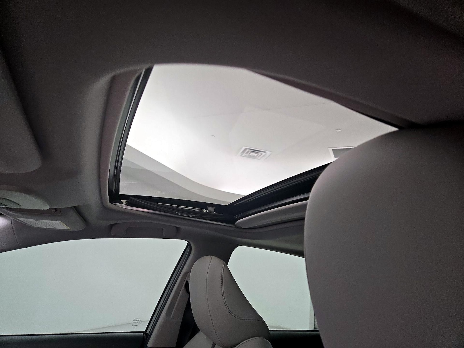 2023 Toyota Camry SE - Photo 20