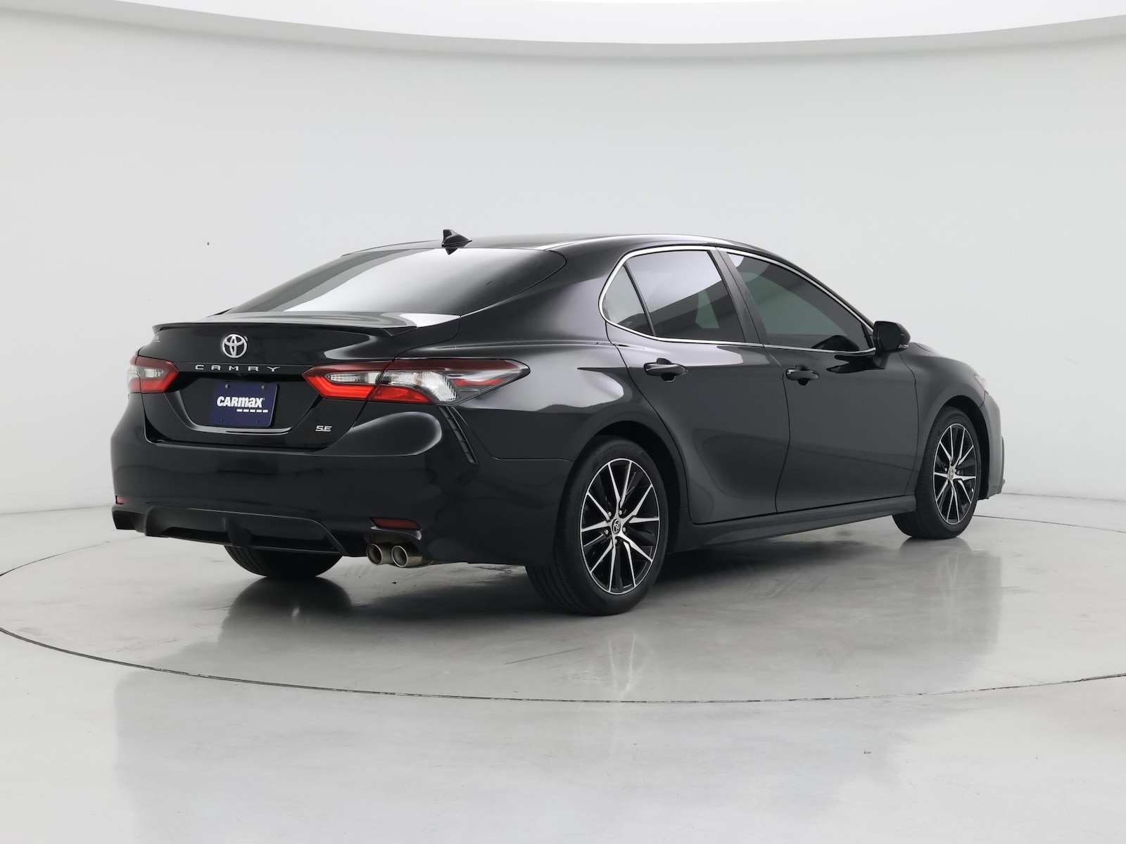 2023 Toyota Camry SE - Photo 9