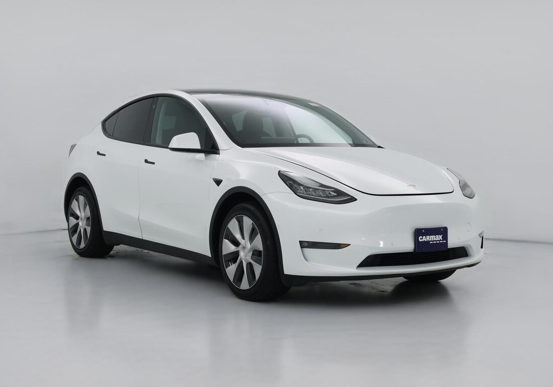 2022 Tesla Model Y Long Range All-Wheel Drive in White — CarMax photo