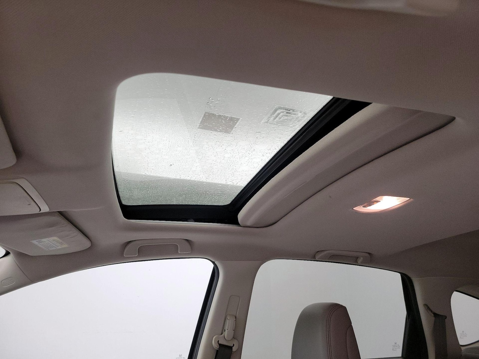 Sunroof(s) & Overhead Airbags