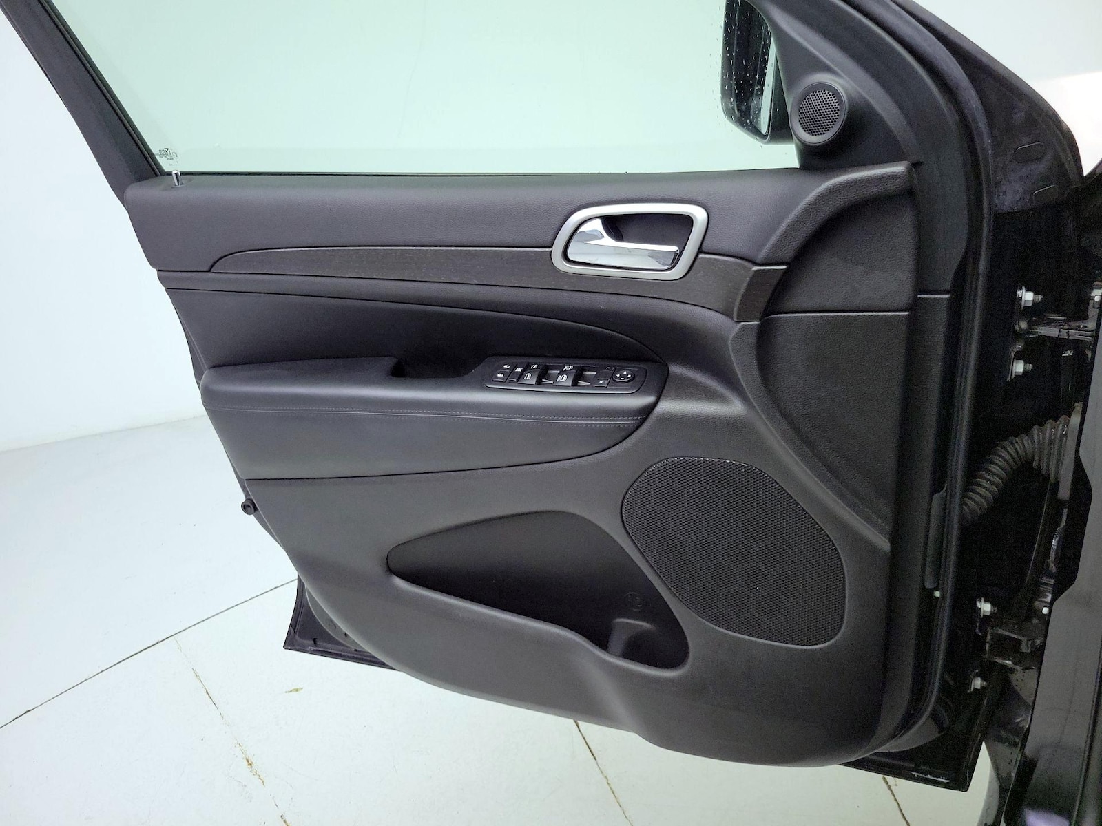 2017 Jeep Grand Cherokee Altitude - Photo 13