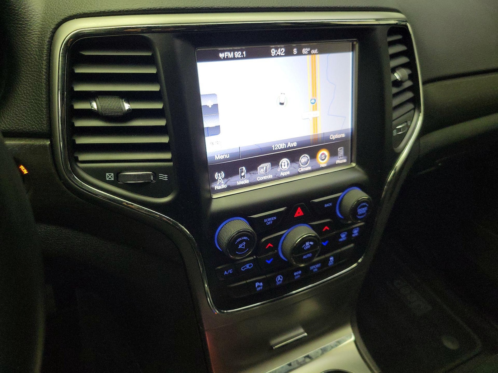 2017 Jeep Grand Cherokee Altitude - Photo 15