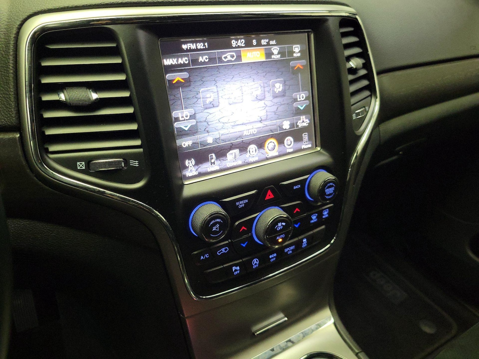 2017 Jeep Grand Cherokee Altitude - Photo 18