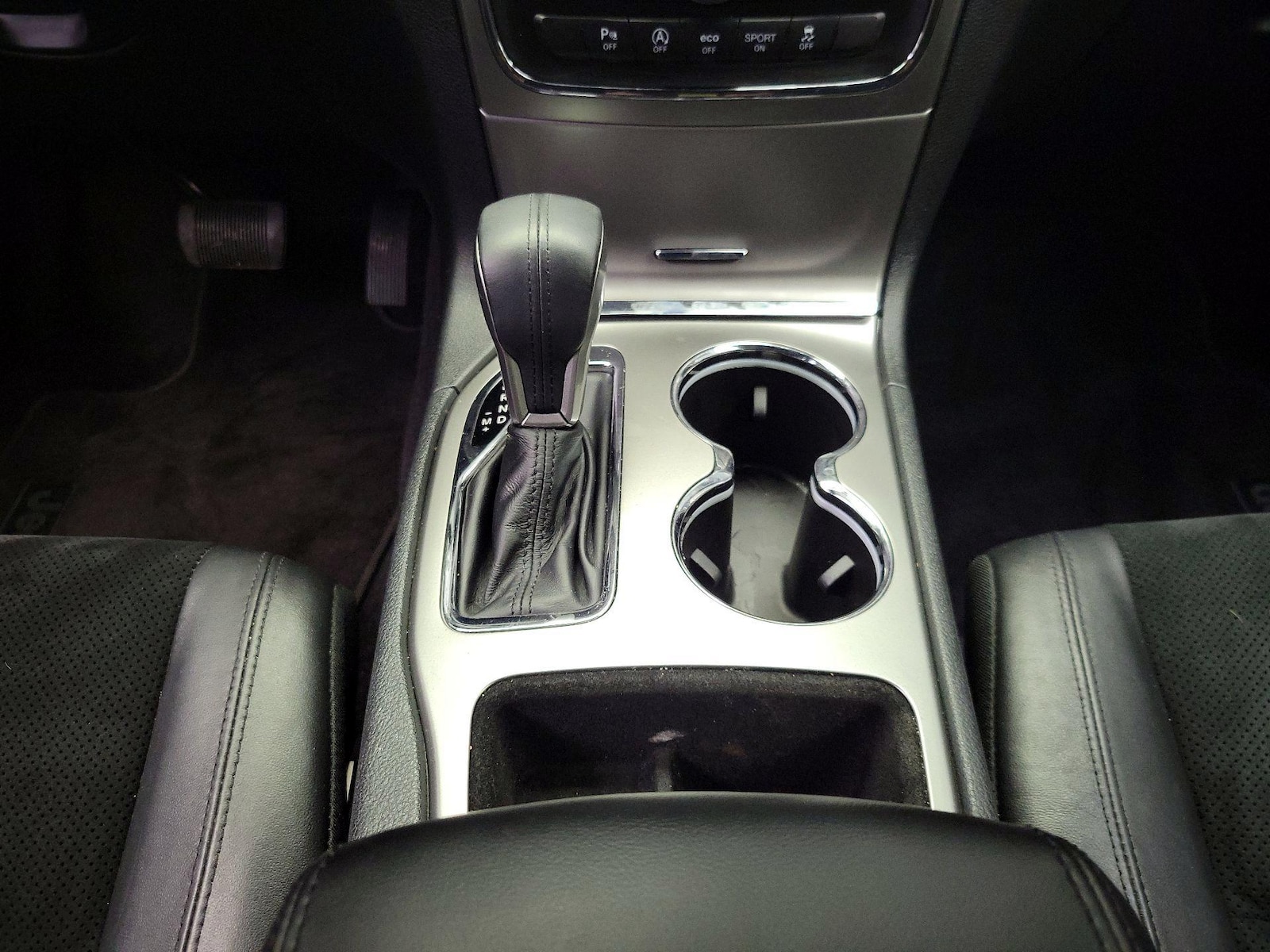 2017 Jeep Grand Cherokee Altitude - Photo 19