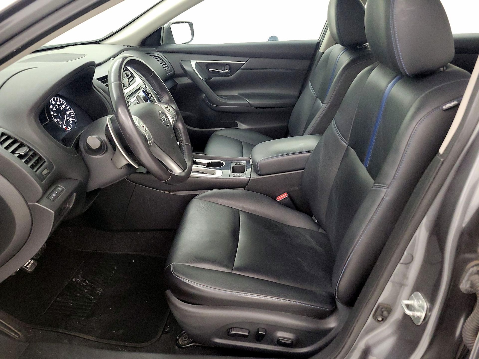 2018 Nissan Altima SR - Photo 12