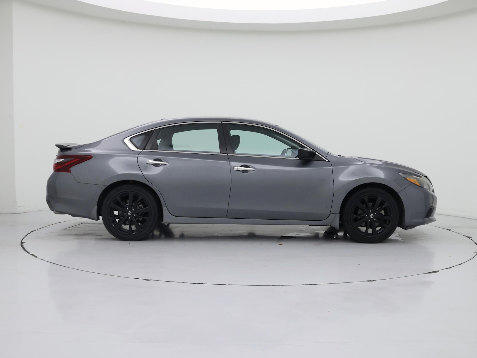 2018 Nissan Altima SR - Photo 8