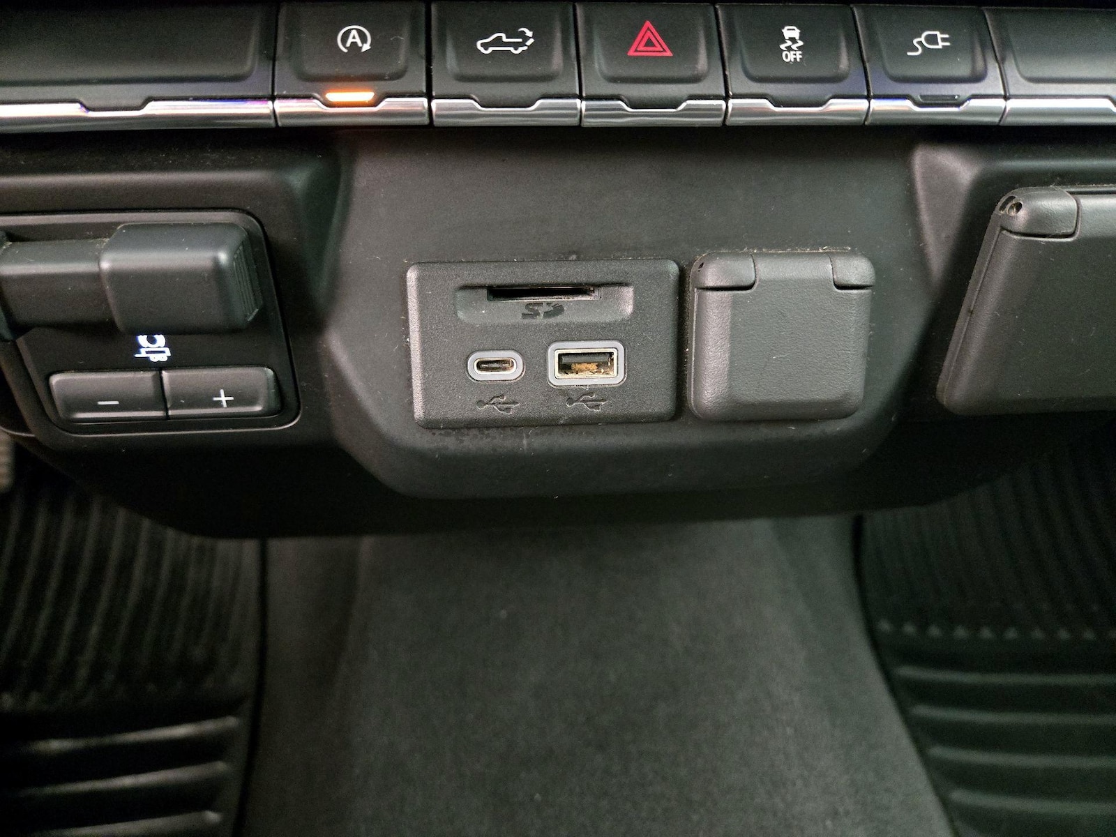 2020 Chevrolet Silverado 1500 LT - Photo 19