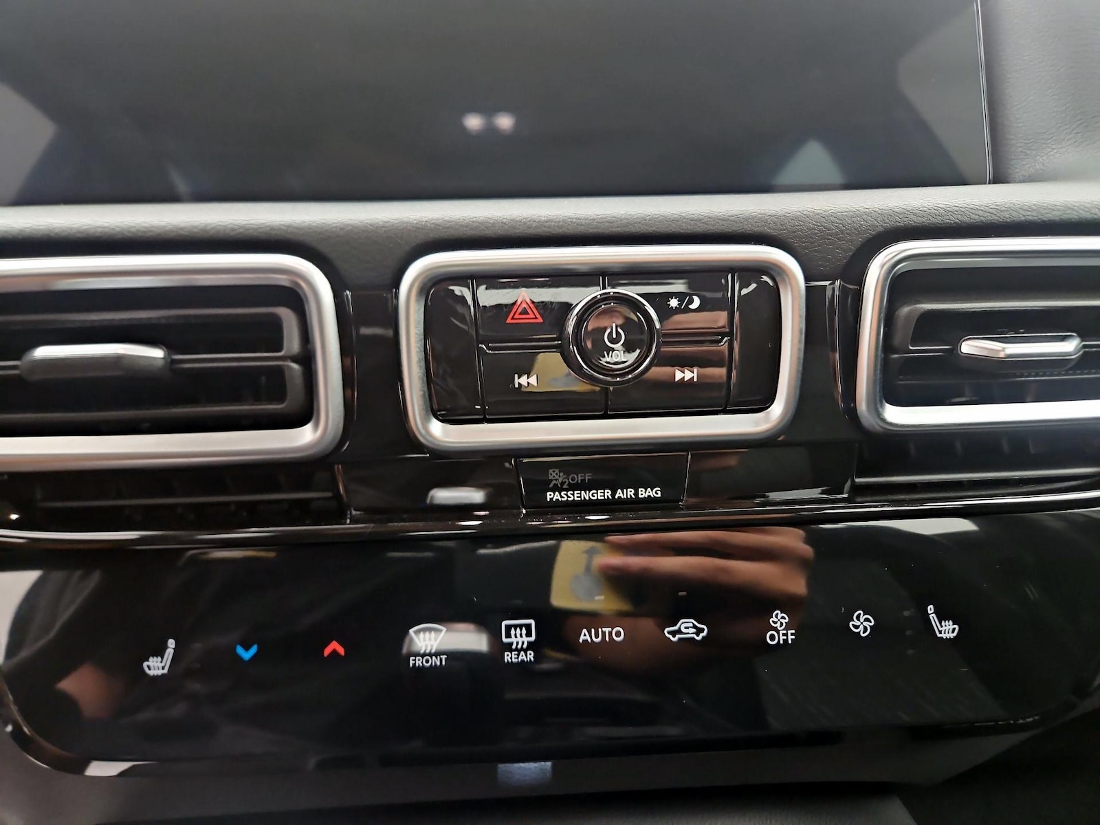 2026 Nissan Sentra SV - Photo 17