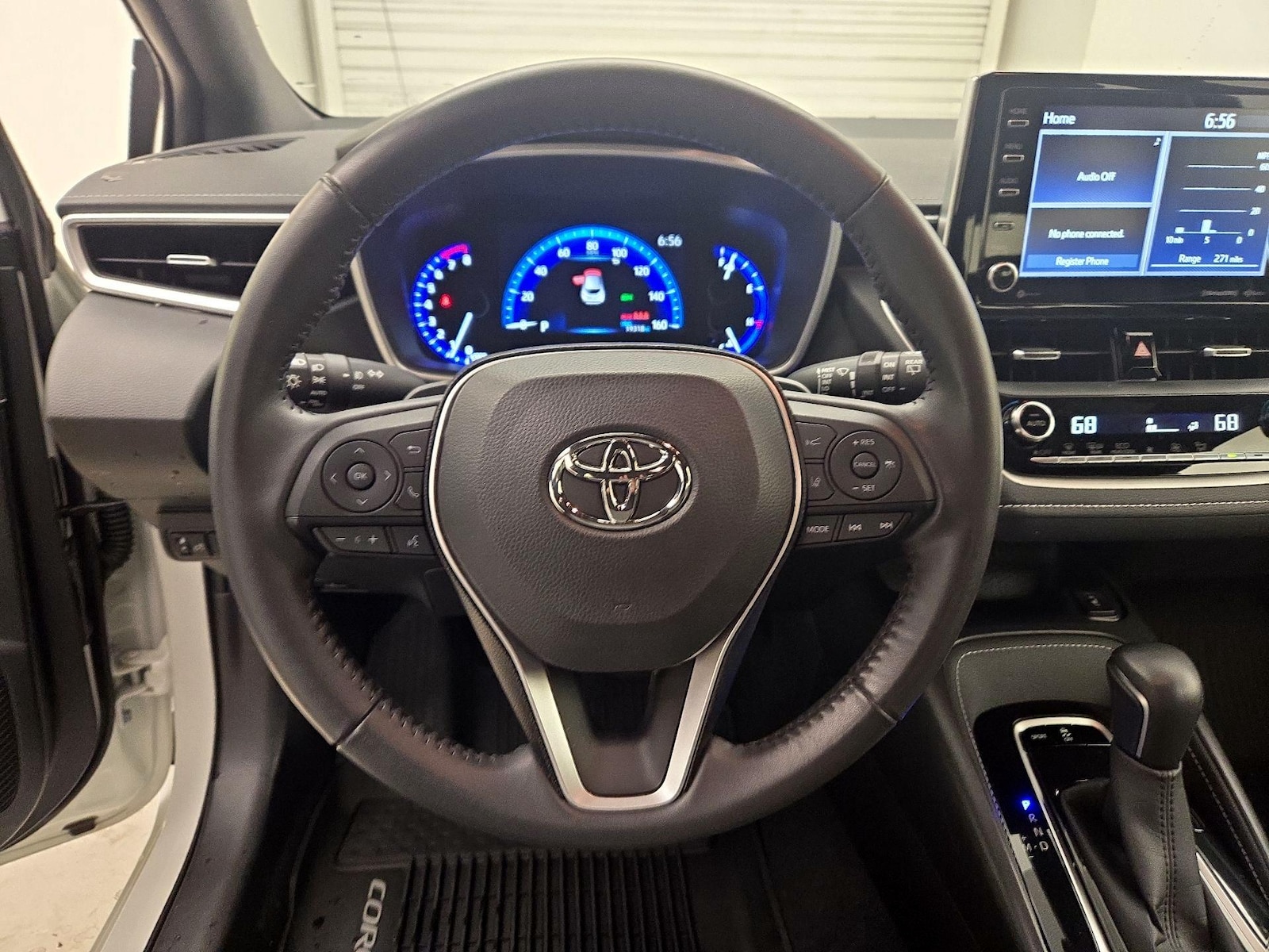 2020 Toyota Corolla Hatchback XSE - Photo 11