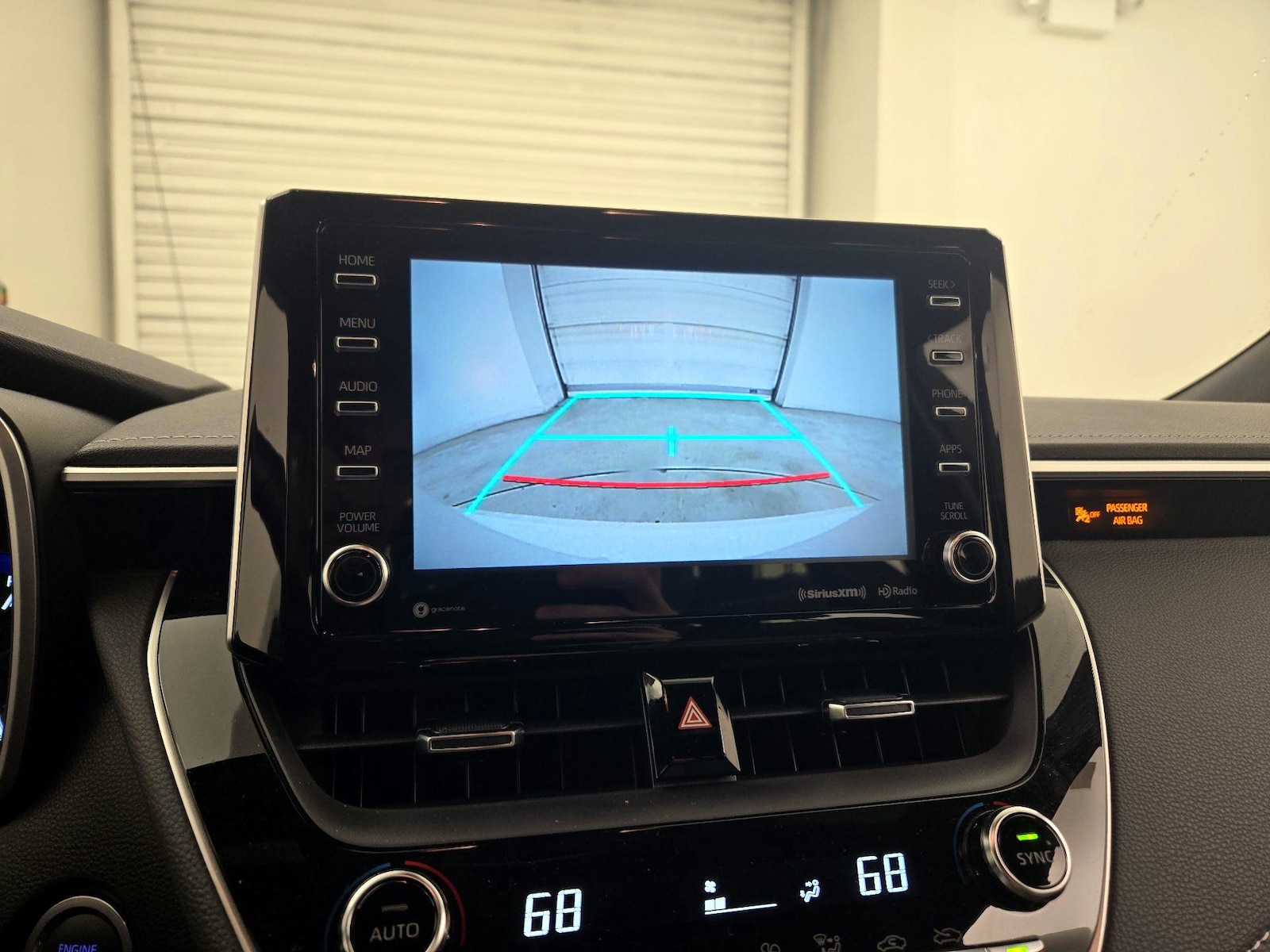 2020 Toyota Corolla Hatchback XSE - Photo 15