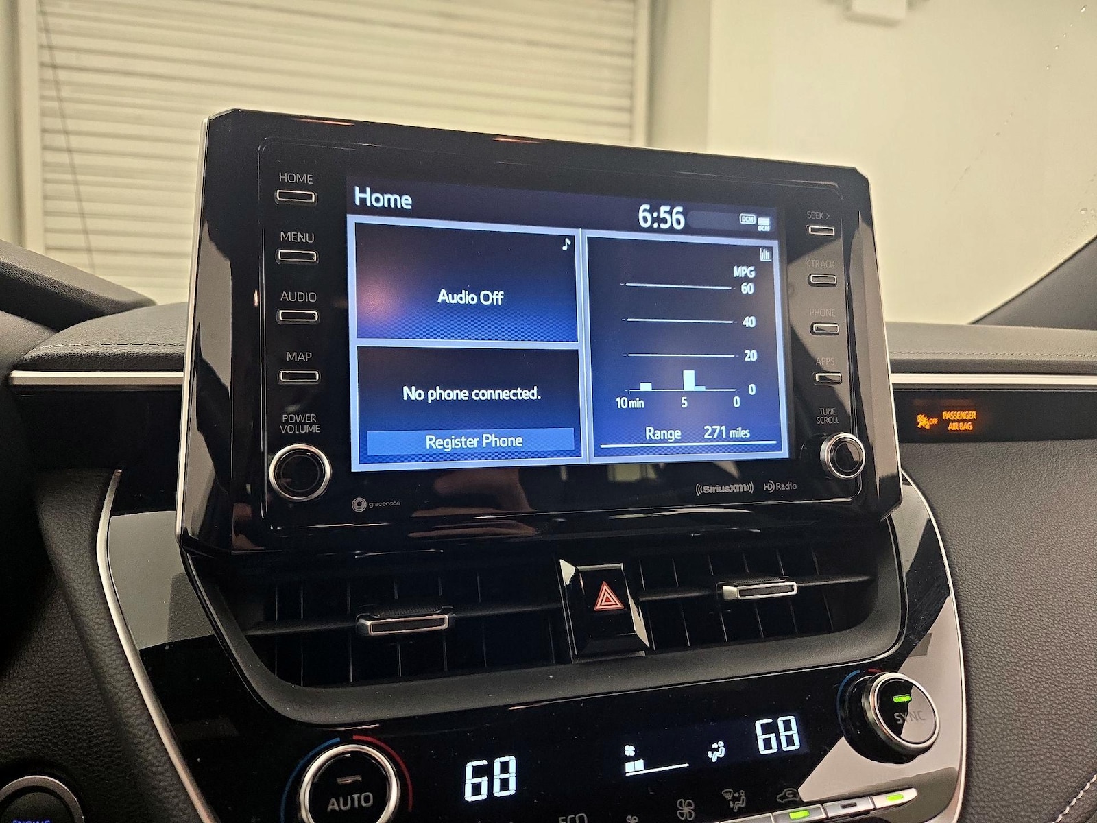 2020 Toyota Corolla Hatchback XSE - Photo 16