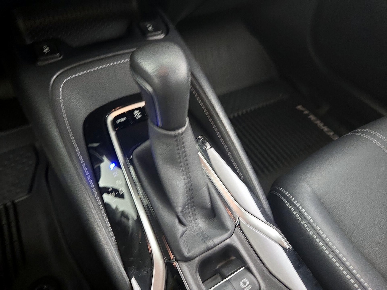 2020 Toyota Corolla Hatchback XSE - Photo 18