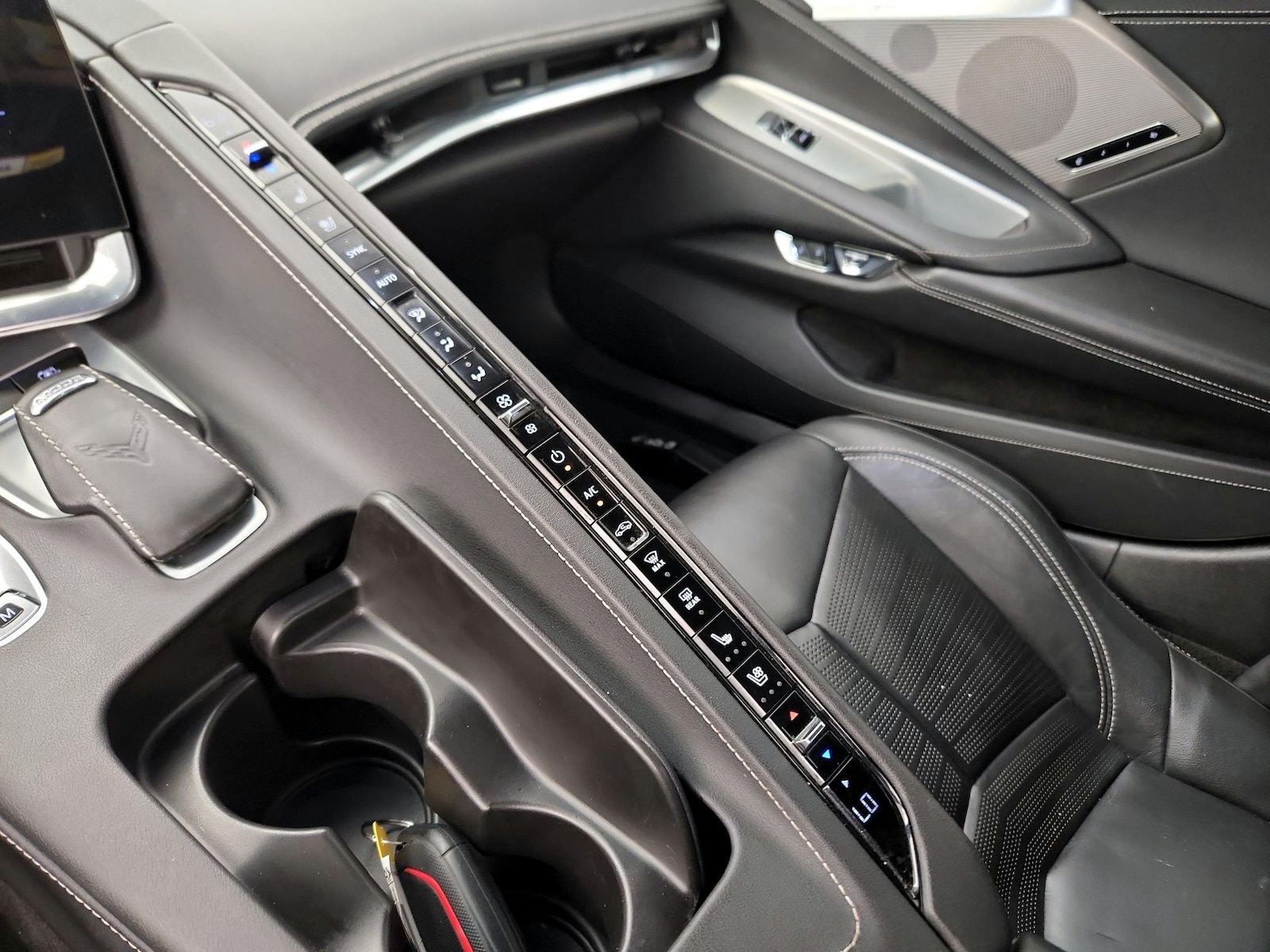 2020 Chevrolet Corvette 2LT - Photo 17