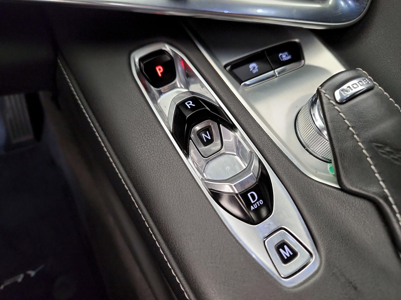 2020 Chevrolet Corvette 2LT - Photo 18
