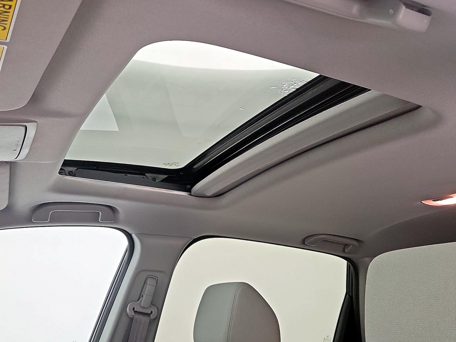 Sunroof(s) & Overhead Airbags