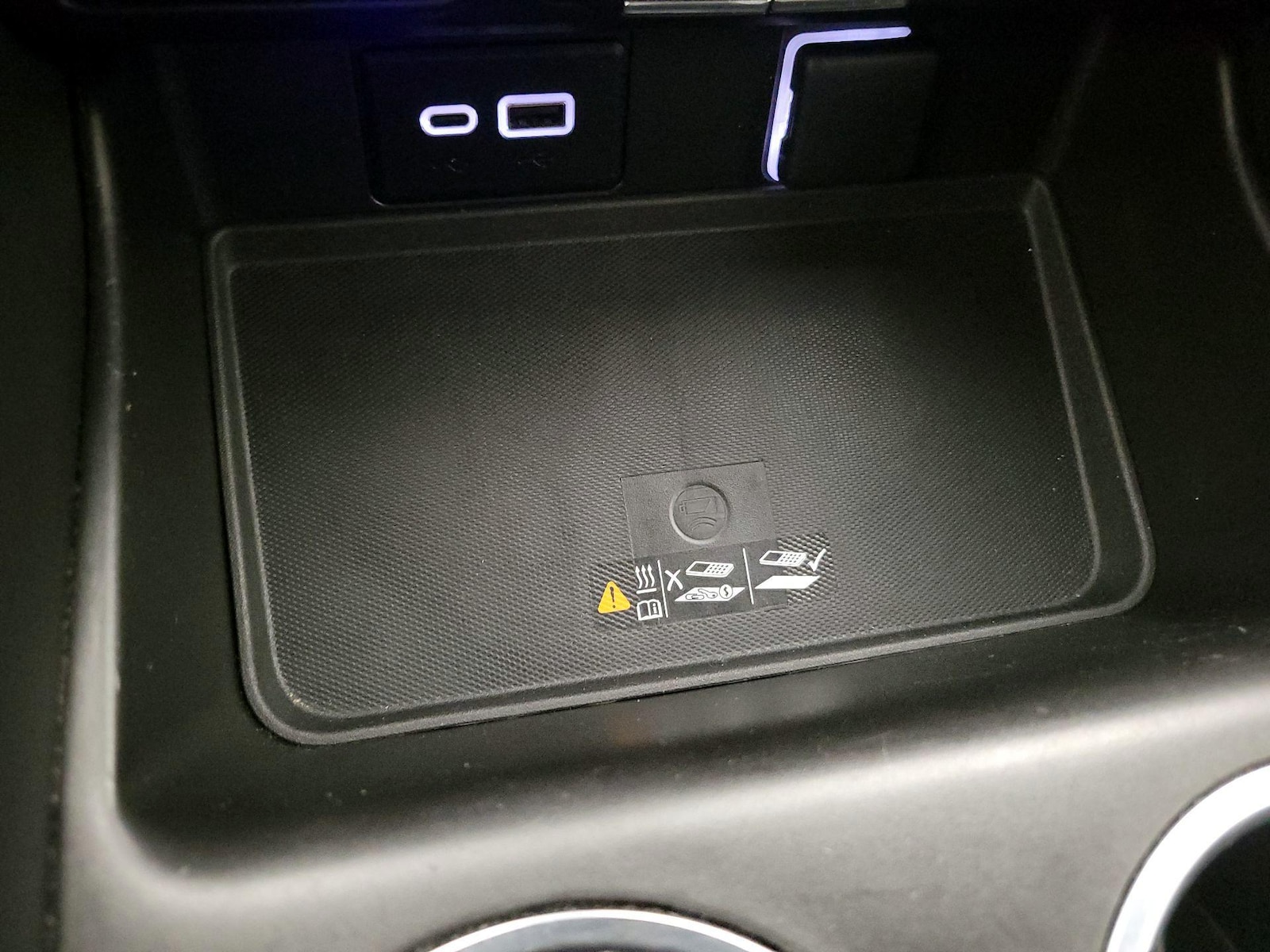 2023 Chevrolet Suburban Premier - Photo 19