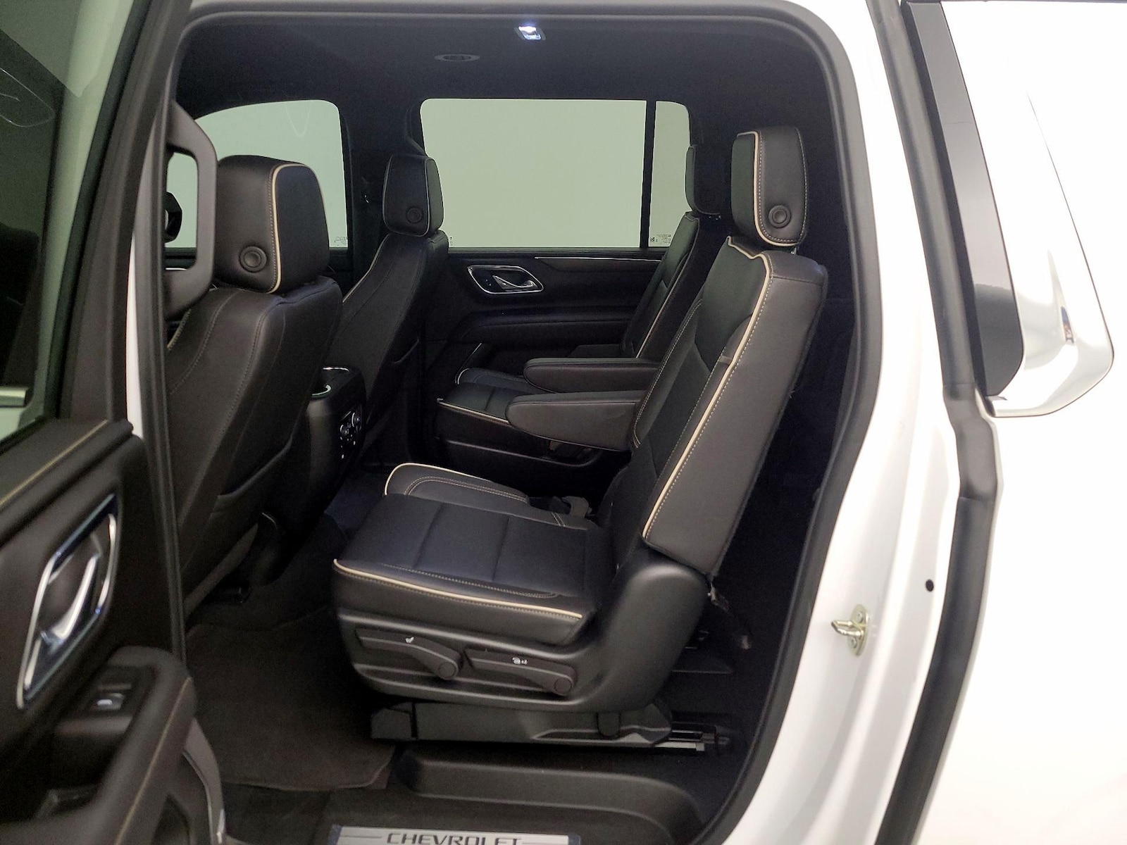 2023 Chevrolet Suburban Premier - Photo 20