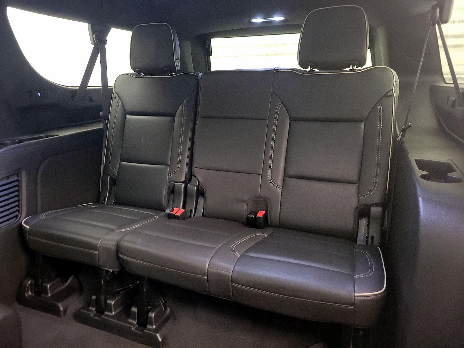 2023 Chevrolet Suburban Premier - Photo 21