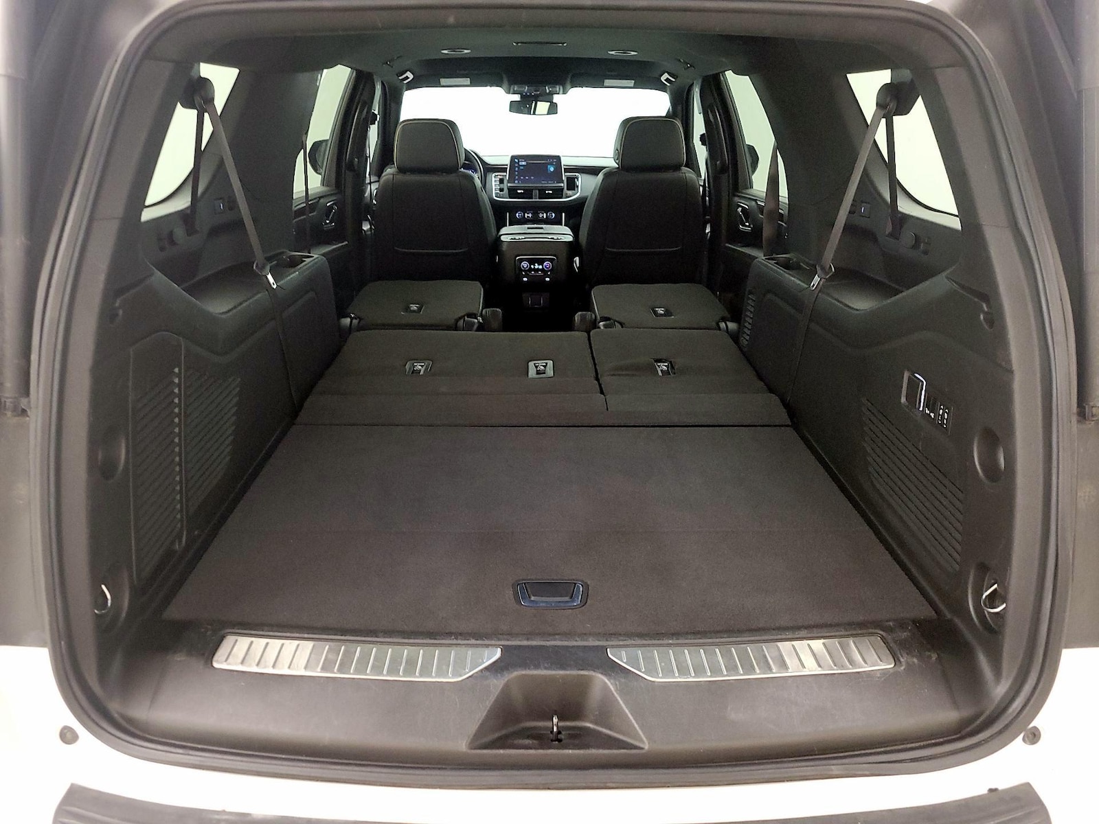 2023 Chevrolet Suburban Premier - Photo 23