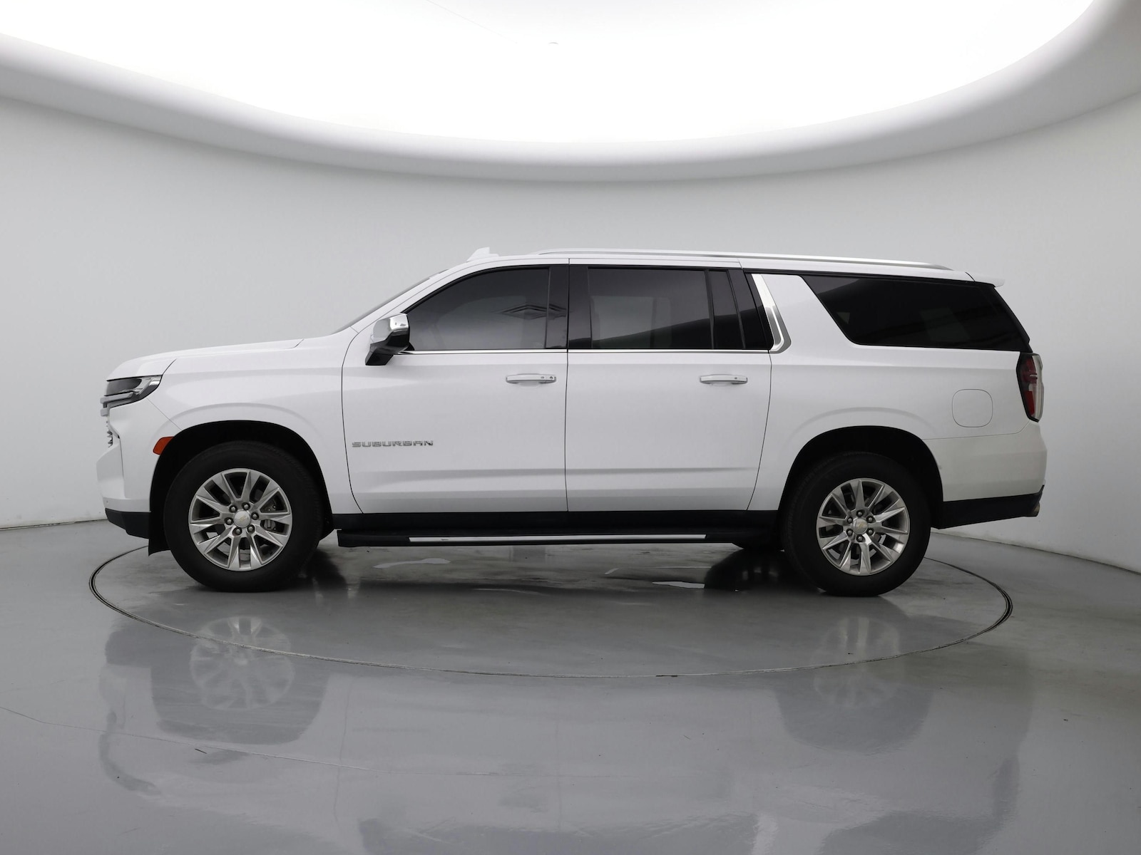 2023 Chevrolet Suburban Premier - Photo 4