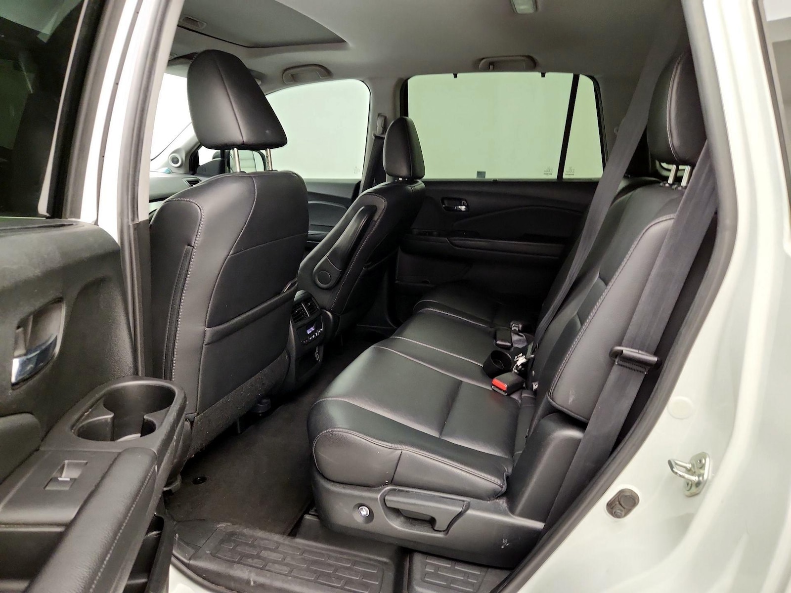 2021 Honda Pilot SE - Photo 19