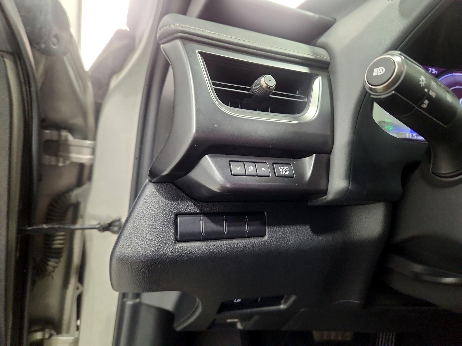 2021 Lexus UX Hybrid 250h - Photo 14