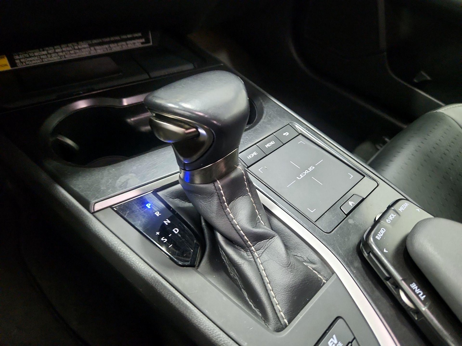 2021 Lexus UX Hybrid 250h - Photo 18