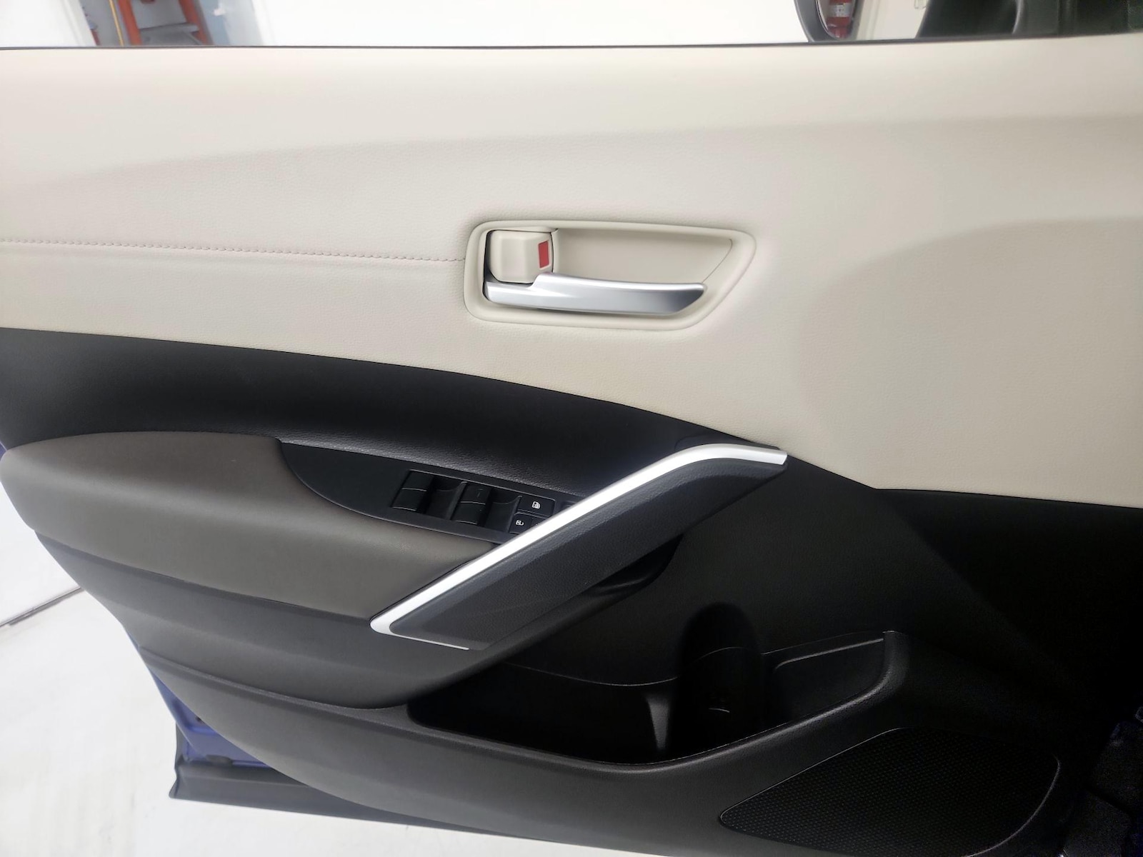 2024 Toyota Corolla Cross XLE - Photo 13