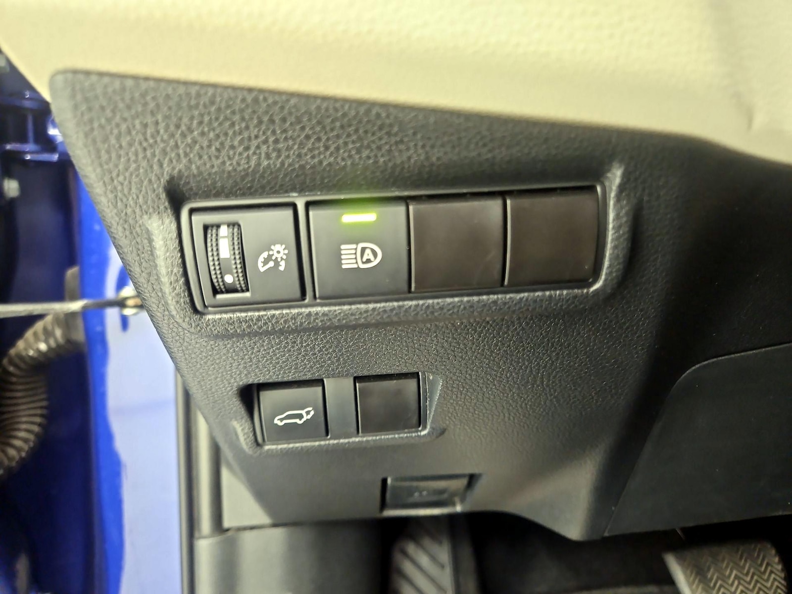 2024 Toyota Corolla Cross XLE - Photo 14