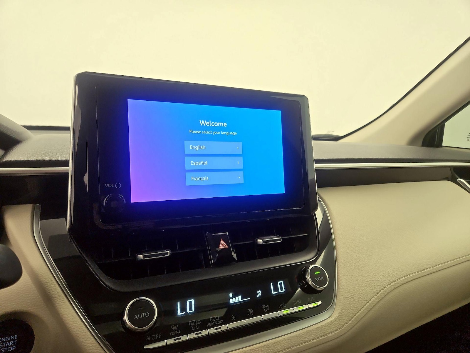 2024 Toyota Corolla Cross XLE - Photo 17