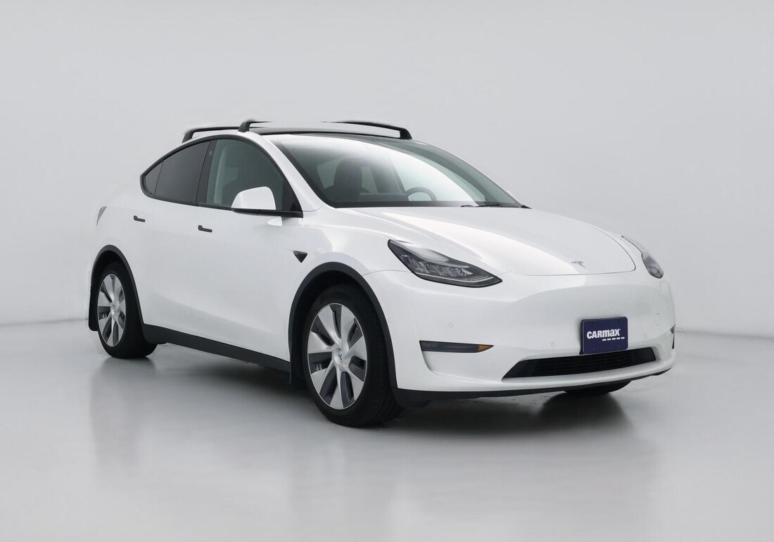 2021 Tesla Model Y Long Range All-Wheel Drive in White — CarMax photo