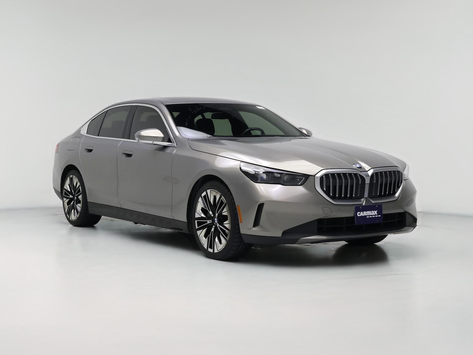 2025 BMW 5 Series 540i - Photo 1