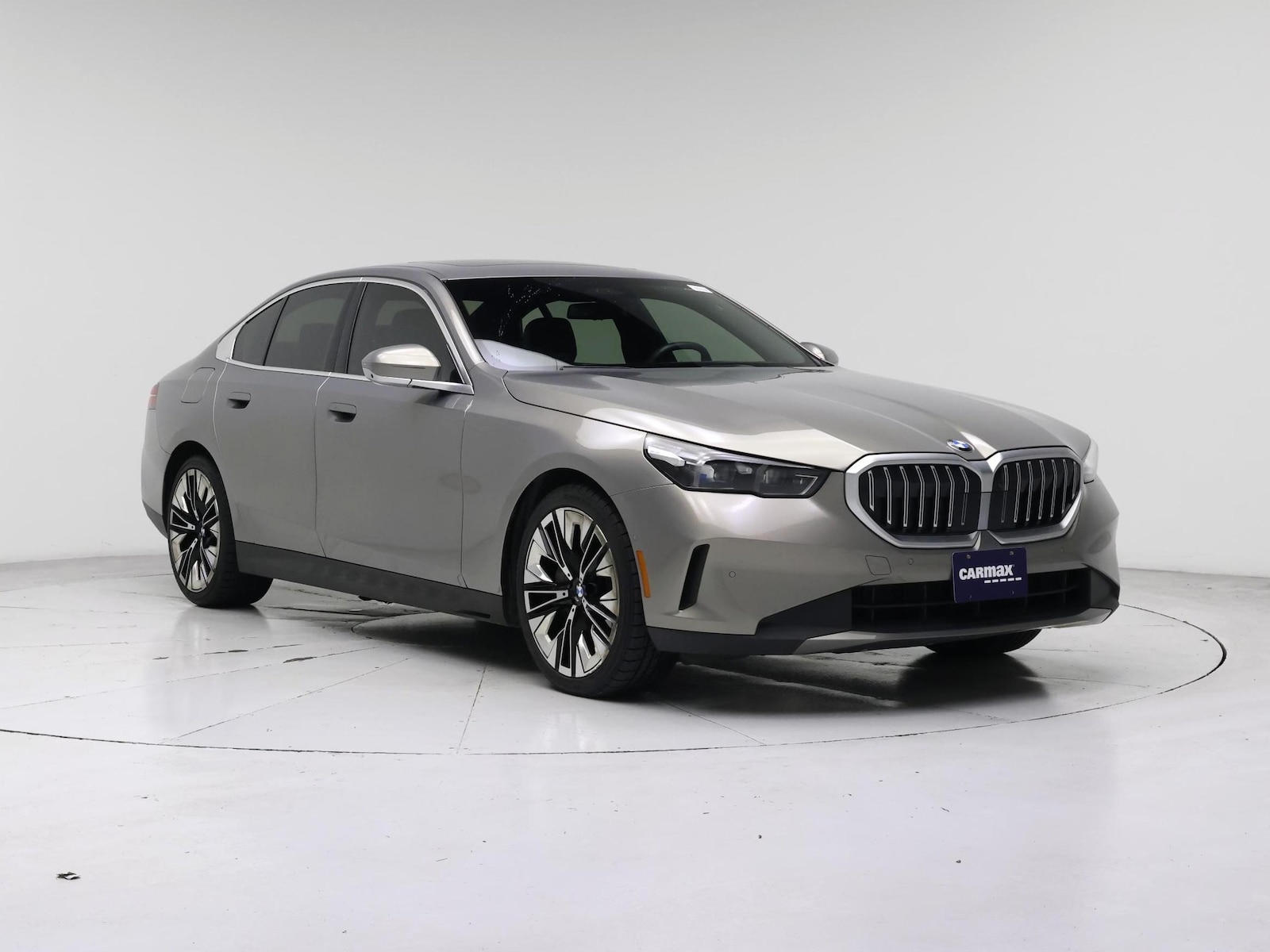 2025 BMW 5 Series 540i - Photo 2