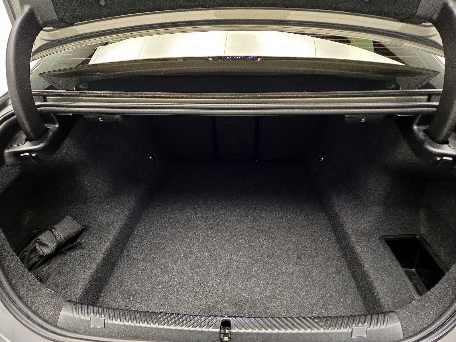 2025 BMW 5 Series 540i - Photo 21