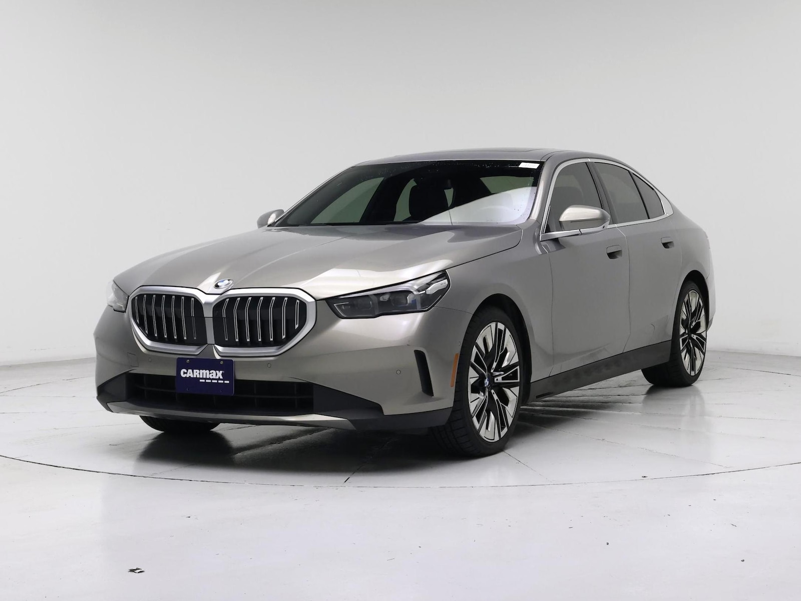 2025 BMW 5 Series 540i - Photo 5