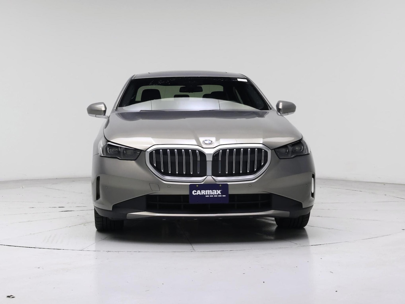 2025 BMW 5 Series 540i - Photo 6
