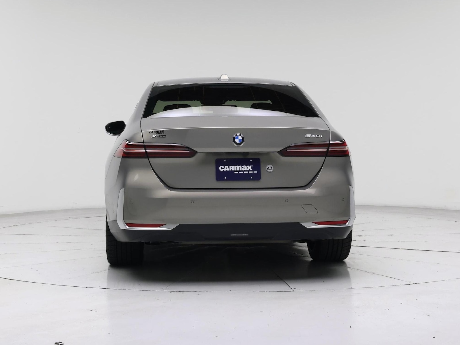 2025 BMW 5 Series 540i - Photo 7