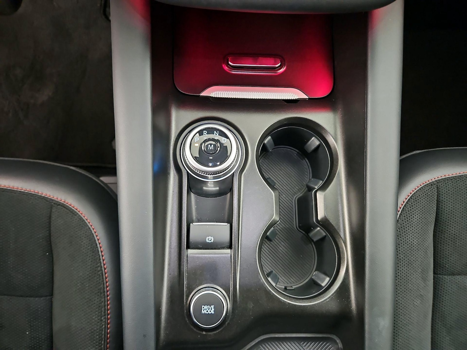 2025 Ford Explorer ST - Photo 19