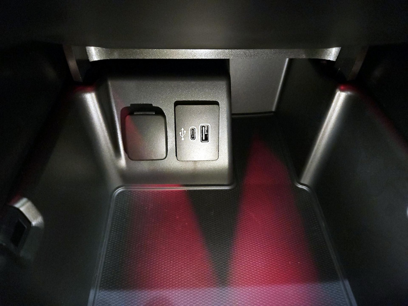 2025 Ford Explorer ST - Photo 20