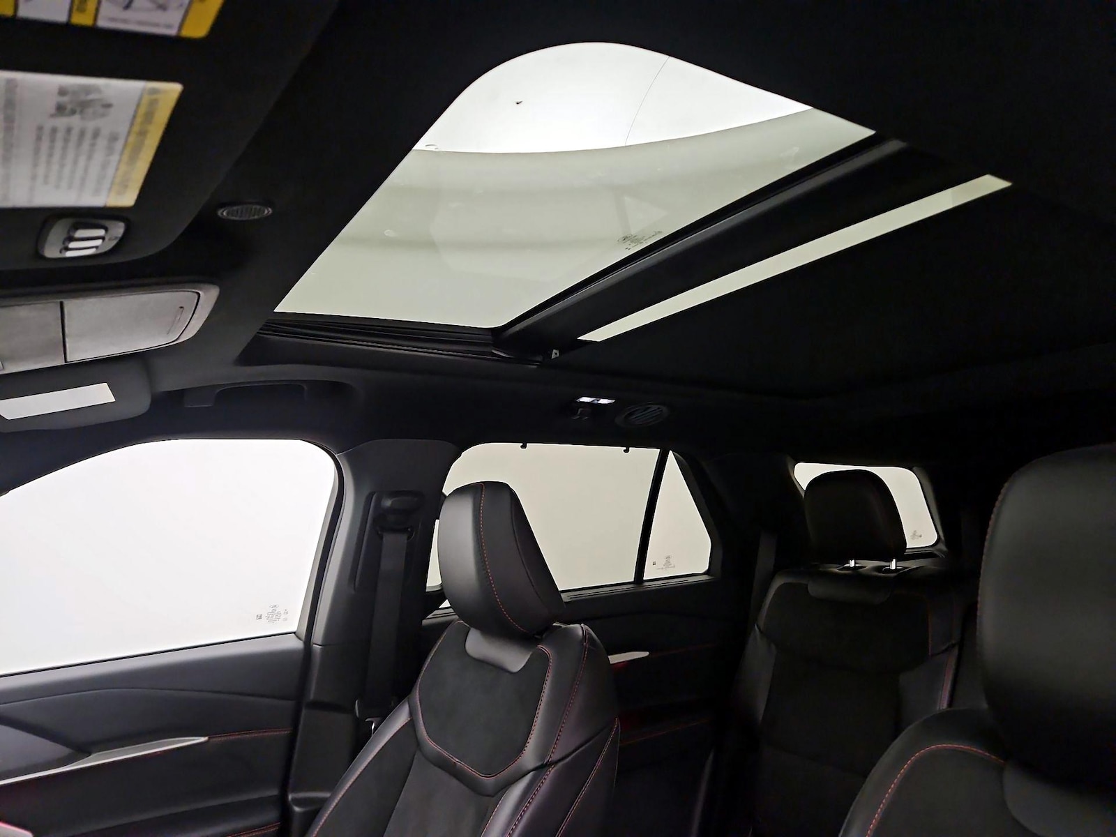2025 Ford Explorer ST - Photo 21