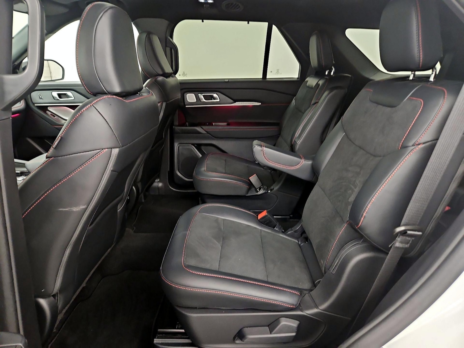 2025 Ford Explorer ST - Photo 22