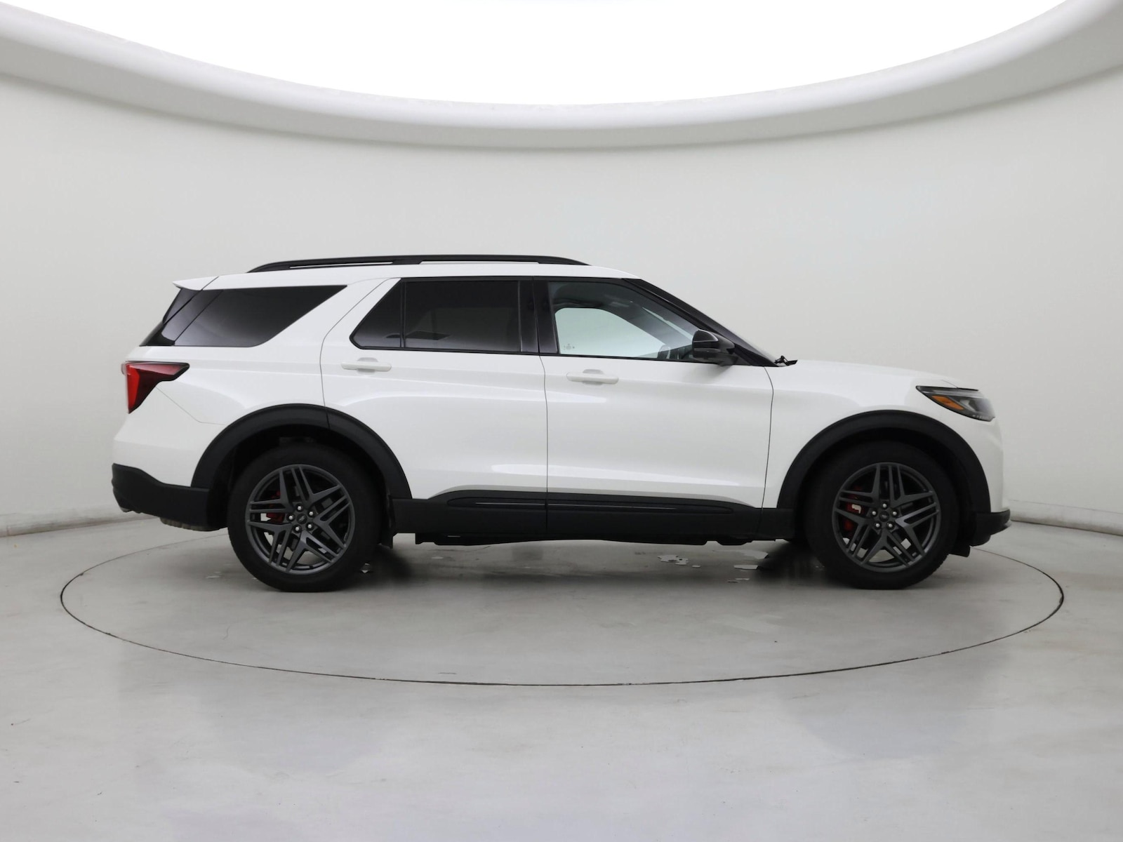 2025 Ford Explorer ST - Photo 8