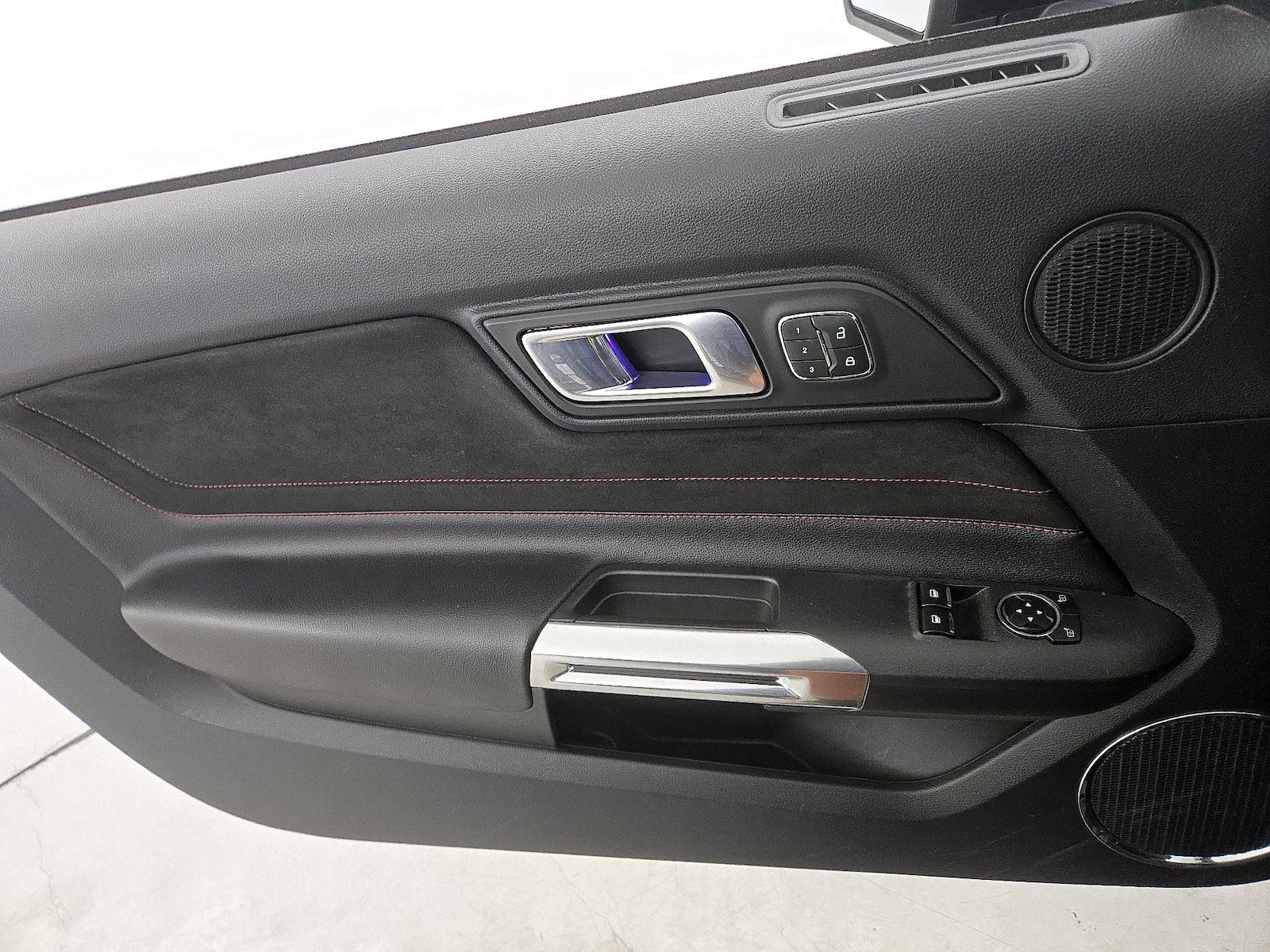 2020 Ford Mustang GT Premium - Photo 13