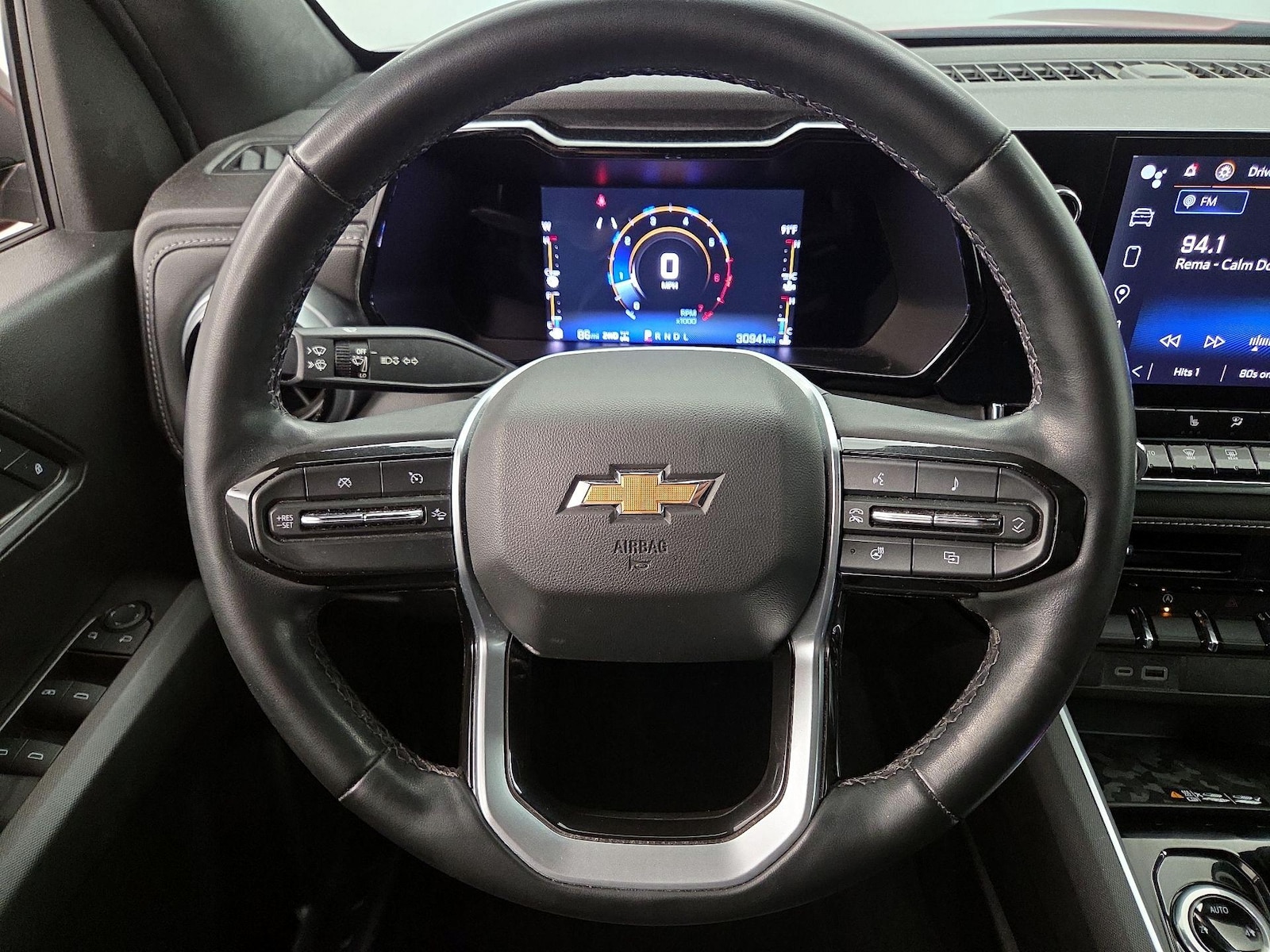 2023 Chevrolet Colorado LT - Photo 11