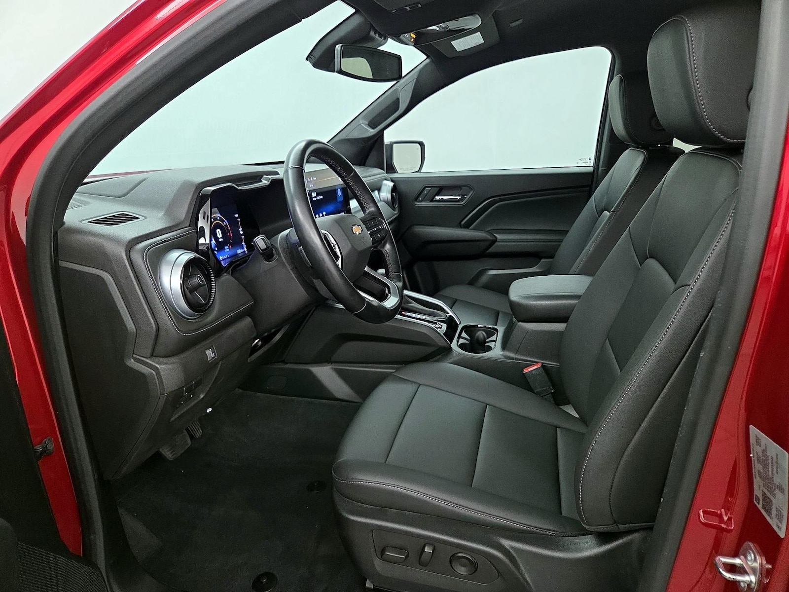 2023 Chevrolet Colorado LT - Photo 12